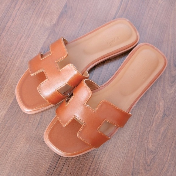 Brown leather sandals new in box - Picture 4 of 4